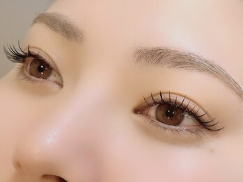 アイ(_i)の写真/《最軽量フラットマットラッシュ/シングルラッシュ》は自然・使用感・持続力・負担減◎瞳が映えるまつげ♪