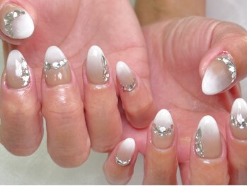 ダリアズネイル(Dahlia's Nail)の写真/【open11:00～close22:30】日中に自分の時間をとれない方必見！Dahlia's Nailは綺麗になりたい方を応援★