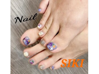 シキ(SIKI)/春らしいパステルフットネイル