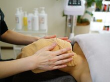 ユカリス(Yu.charis)/REVIハーブピーリング施術工程♪