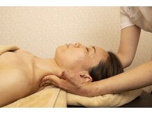 ビューティーアンドヘルスケア トップ/デコルテ～首周りまで