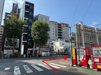 ユーアイ 天神国体道路店(Yuueye)/【赤坂駅～道順6/Yuueye天神】