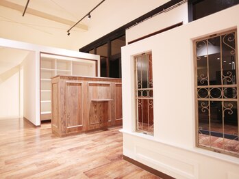 リリィ(Lilie)/広々とした店内♪