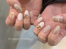 エムスラッシュ ネイル たまプラーザ(M.SLASH)/ホワイトチェック柄ネイル