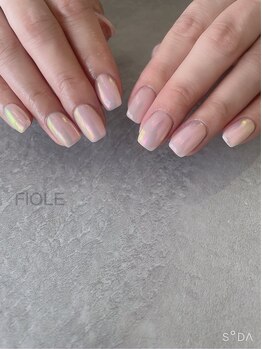 フィオル(FIOLE)/オーロラネイル
