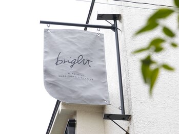 ブライト(bright)/２階のフラッグが目印です