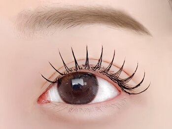 ナンバージュウハチ(N°18)の写真/学生から大人女性まで幅広い世代の方に！ナチュラル～ボリュームのある目元、今話題のワンホンまつエクも◎