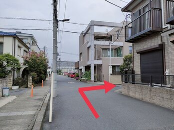 おいかぜ整骨院 おいかぜ美容整体院/駐車場へのご案内★右折します。