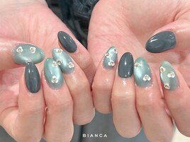 くすみブルーのお花ホロネイル