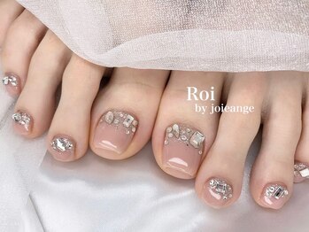 ベージュ　シンプル　フット