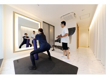 アピロス 元町店(apeiros)の写真/理想の自分になる為に★EMSトレーニングで脂肪燃焼を促進!「ダイエットしたい!」その想いムダにしません