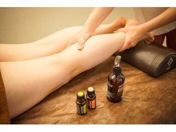 フォリオラ(Folivora)/アロママッサージ