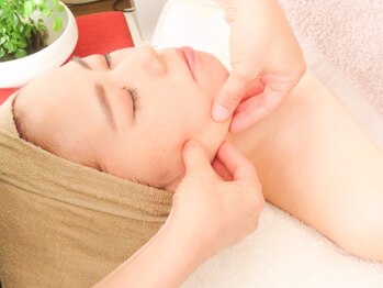 ファーレ 市ヶ尾店(FAREI)の写真/『ハンドトリートメント大好き派』に一押し!大人女性にもお勧めしたい顔の筋膜マッサージ☆ヘッド込み¥8800