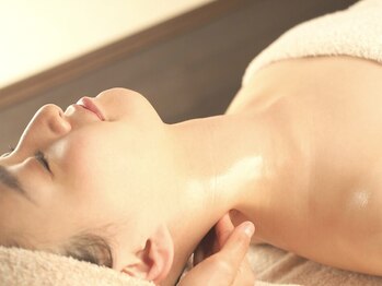 リンガ(Ringa)の写真/凝り固まった頭皮をじっくりほぐして、的確にツボを刺激！眼精疲労解消・睡眠の質向上に最適★