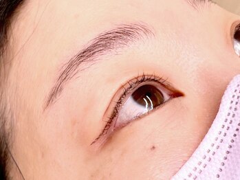 モストブリヤン(MOSTBURYAN)/まつ毛パーマと眉毛パーマ