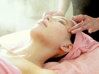 ア リトルエステ フェリスの写真/引き締まったフェイスラインと美肌へ♪気持ち良く癒されながらスッキリ小顔に♪想像以上の小顔効果に感動!