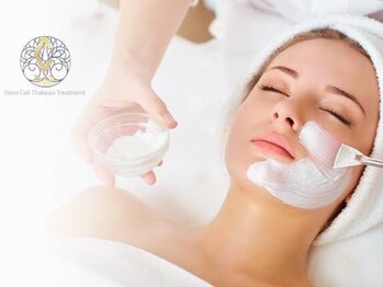 ララ(LARA)の写真/陶器のような艶肌と引き締まったフェイスラインを同時に叶える大人のための本格美肌リフトケア実感力型式。