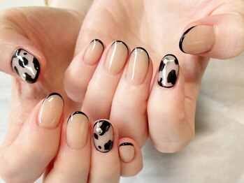 ネイルサロン イントゥ(into_)/牛柄　アート　細フレンチ　