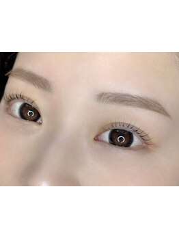 ナチュラル上品な目元にしたい