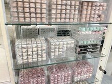 ネイルアディクション (NAIL ADDICTION)の雰囲気（1300色のカラーも取り揃えております♪）