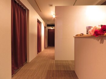 ローザロッサ(ROSA ROSSA)/店内に入った風景