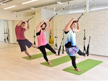 リフレックピラティス アンド ボーディスタジオ(Refre'K Pilates&Bodhi Studio)の写真/ストレスを発散しながらエクササイズ！楽しいから続けやすい♪一緒に引き締まった身体を手に入れましょう☆