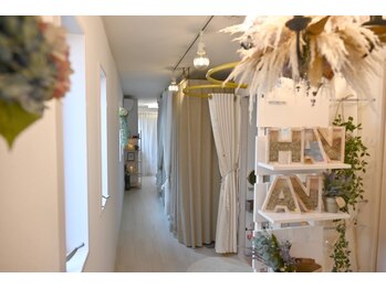 ハナン(Hanan)/こじんまりしたかわいい店内