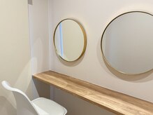 お客様の目元に似合うデザインをご提案致します♪