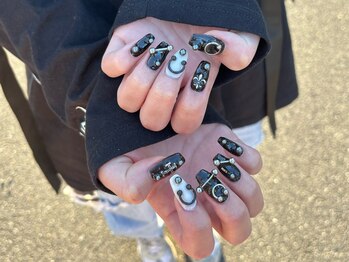 ノレネイル(nore nail)/モノクロピアスネイル