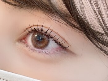 アイスター 大阪梅田店(EYESTAR)の写真/【大人気！まつげパーマ¥4500】ナチュラルかつ上品な束感を♪お仕事でシンプルなお目元に希望の方にも◎