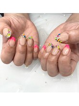 サロンドウイ(salon de OUI)/ヒョウ柄フレンチとネオン