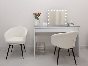 LAKI【LED/マツエク/フラットラッシュ/まつげパーマ/眉毛】【3/5 NEW OPEN（予定）】/