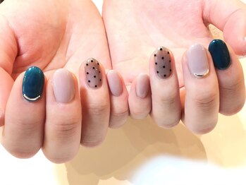ネイルズ ララ(nails Lala)/シースルードット。