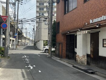 アルプラッシュブロウ(a.l.p lashbrow)/【道案内 4】十字路を左折