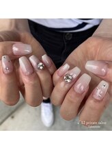 ルート12/ホワイトグラデ　キラキラネイル