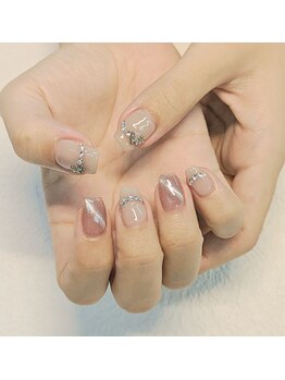 リラネイルサロン/マグネット+6本パーツつけ放題