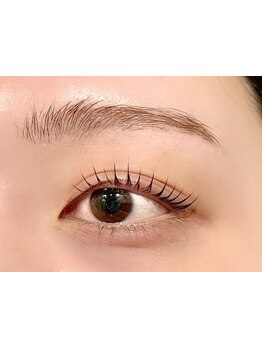 ナチュラル上品な目元にしたい