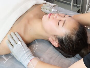 自然美人の写真/最強の小顔フェイシャルケア!グロッティプロでヒト幹細胞導入!エイジングケア（たるみや毛穴改善）が叶う◎