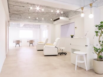 アイロ 田町三田店(I.RO)の写真/朝9:00オープン!丁寧なカウンセリングで理想を叶え、1日を有効活用。メニューは最短60分◎