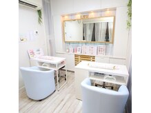 LWHの雰囲気(店内 スタッフ募集中経験者優遇 ネイリスト&エステティシャン)