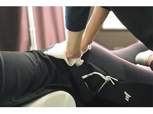 ストレッチ中は脱力して横になっているだけ！