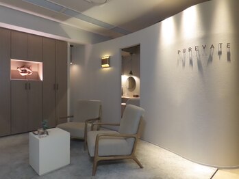 ピュアベート 西麻布(PUREVATE)/ゆとりある美しい店内
