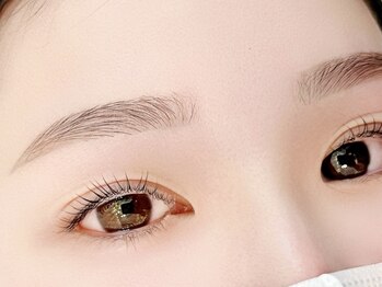 ルクール(LE COEUR)の写真/<歴13年以上のプロが美眉を叶える>ワックスはもちろんのこと！間引きで濃さを調節し毎日の眉メイクを時短♪
