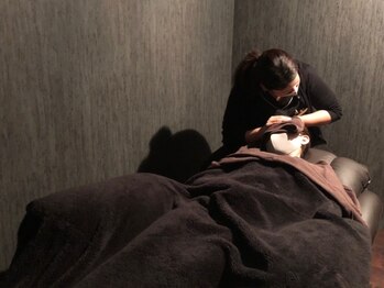 アクア(AQUA)/ドライヘッドスパ施術風景