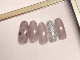 くすみハートネイル