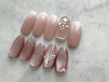 ネイルサロンリュクス (nailsalon Luxe)の写真/オートクチュールなデザインが大人女性をワクワクさせる。うっとりする魅力的なお手元でLuxeの虜に