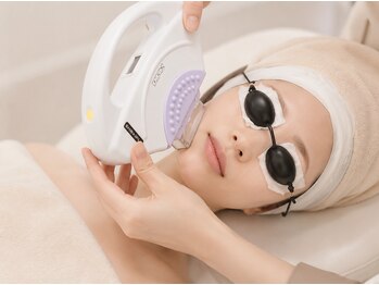 カエラ 関内店(Kaela)の写真/【コスパ◎】〈全顔＋2部位脱毛￥5,980〉高性能機器使用で結果にこだわった顔脱毛☆丁寧な施術が自慢です♪