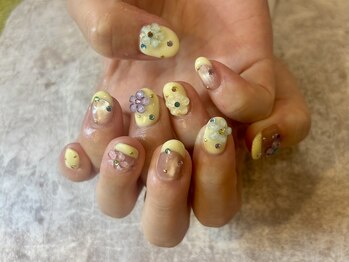 バターイエロー花ネイル