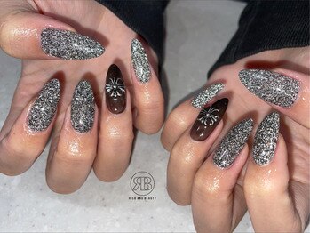 サロン アールアンドビー(R&B)/