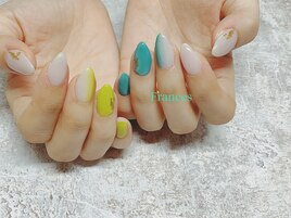 アシンメトリー　縦グラデ